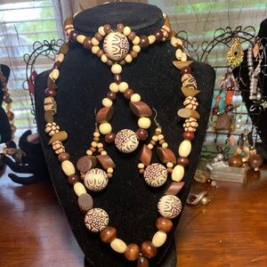 Very unique wooden set!!